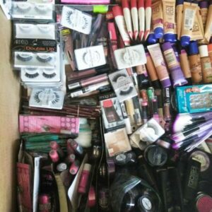 Different cosmetics Lots (215 pcs)